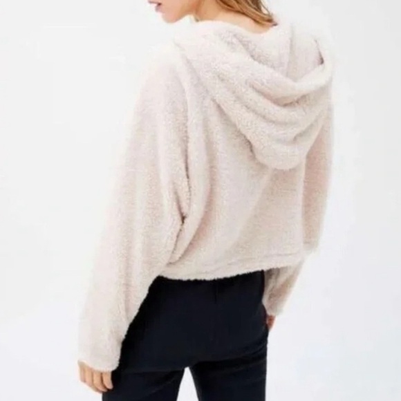 Urban Outfitters Cropped Sherpa Fleece V-Neck Hoodie Pullover- Lilac- Large - Picture 4 of 12